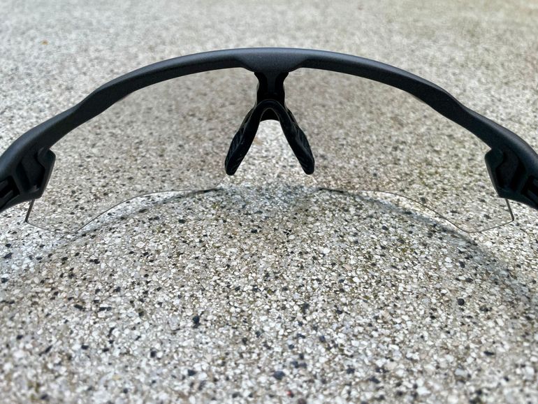 Used Oakley Radar EV Path Photochromic 2024 bike — image 4 of 6