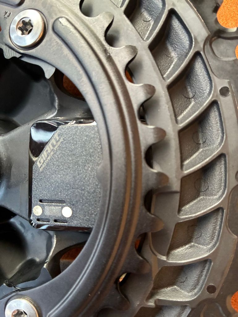 Used Giant Pro 3-R/L Shimano 105 PowerMeter 2026 bike — image 5 of 8