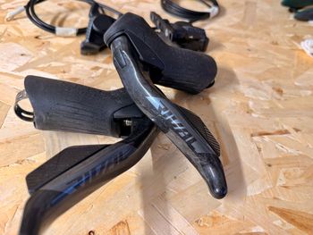 Used Sram Rival E1 AXS HRD Shift-Brake Control + Hydraulic Disc Brake Set 2025 bike — image 3 of 6