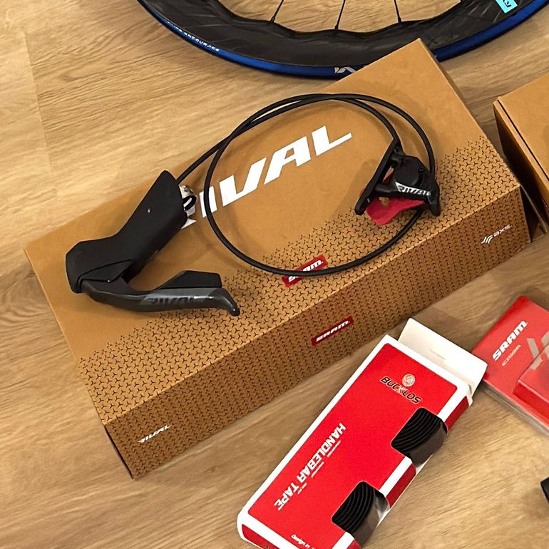 Used Sram Rival E1 AXS HRD Shift-Brake Control + Hydraulic Disc Brake Set 2025 bike — image 6 of 6