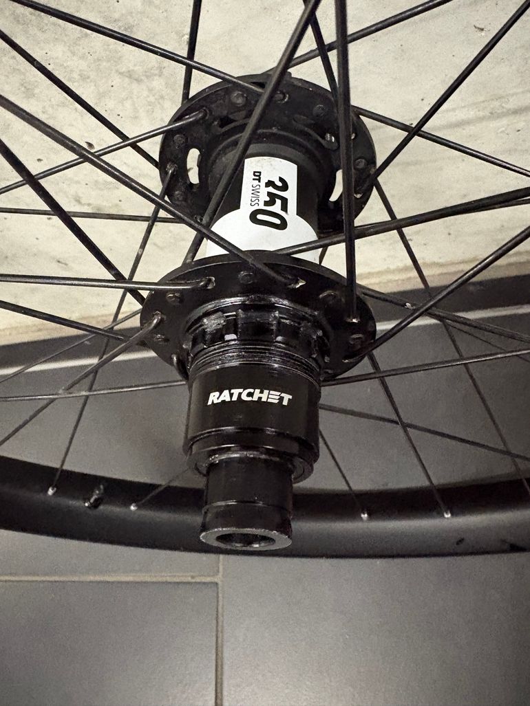 Used Dt Swiss XM551 bike — image 4 of 5
