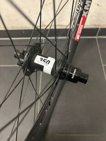 Used Dt Swiss XM551 bike — image 5 of 5