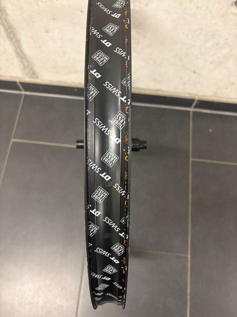 Used Dt Swiss XM551 bike — image 3 of 5