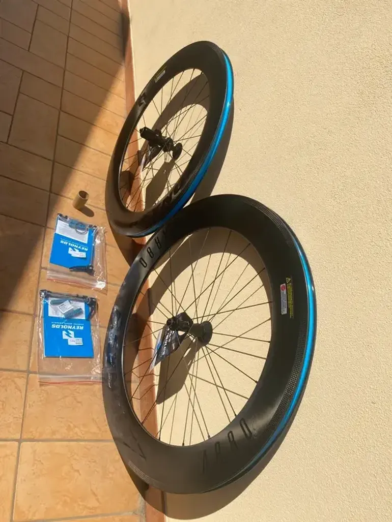 Used Reynolds AR80 700C Carbon Wheelset bike — image 8 of 9