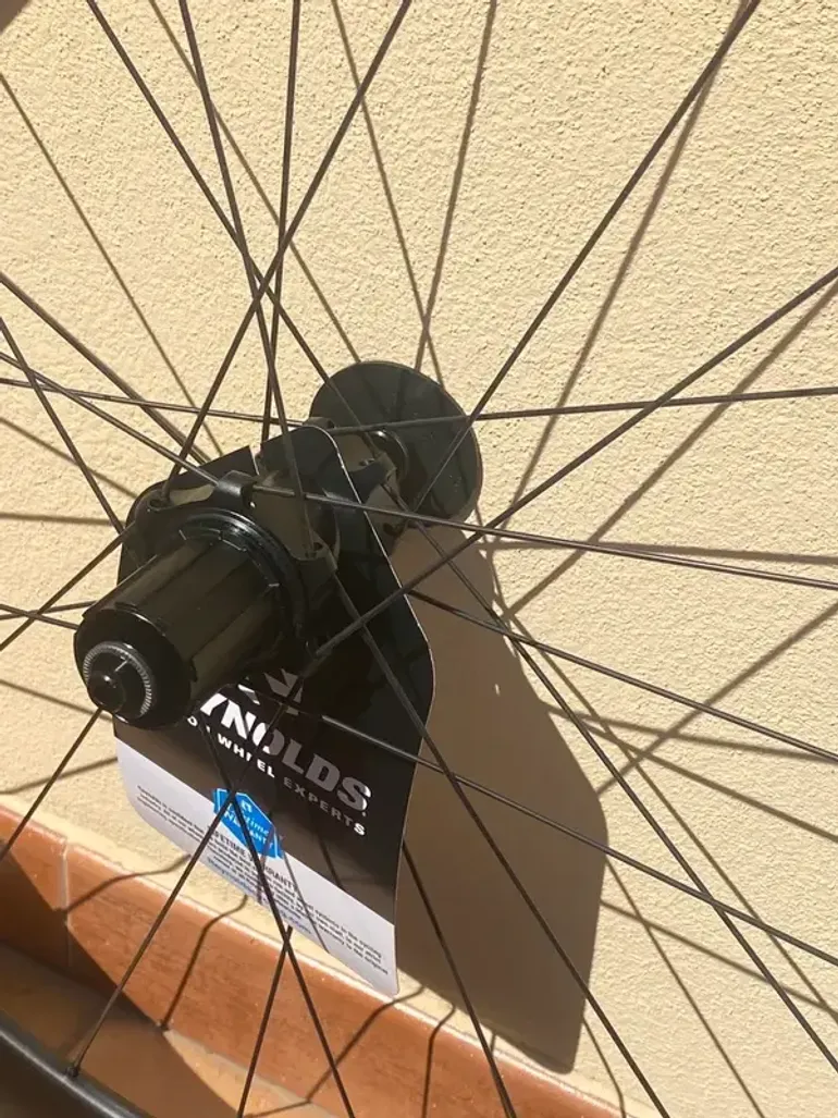 Used Reynolds AR80 700C Carbon Wheelset bike — image 4 of 9