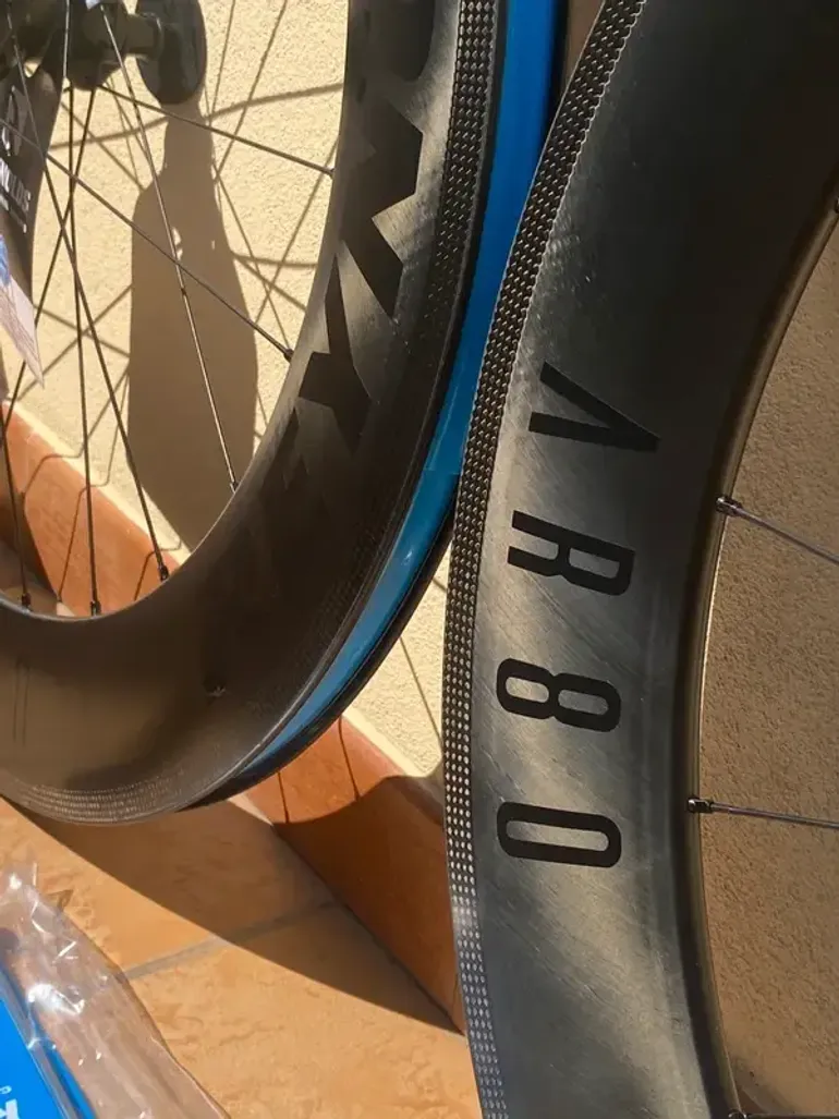 Used Reynolds AR80 700C Carbon Wheelset bike — image 7 of 9