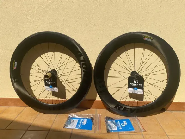 Used Reynolds AR80 700C Carbon Wheelset bike — image 1 of 9