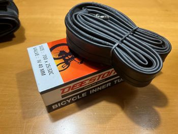 Used Vittoria Zaffiro 700x28 bike — image 3 of 3