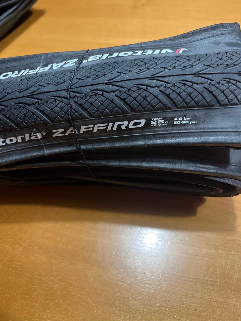 Used Vittoria Zaffiro 700x28 bike — image 2 of 3