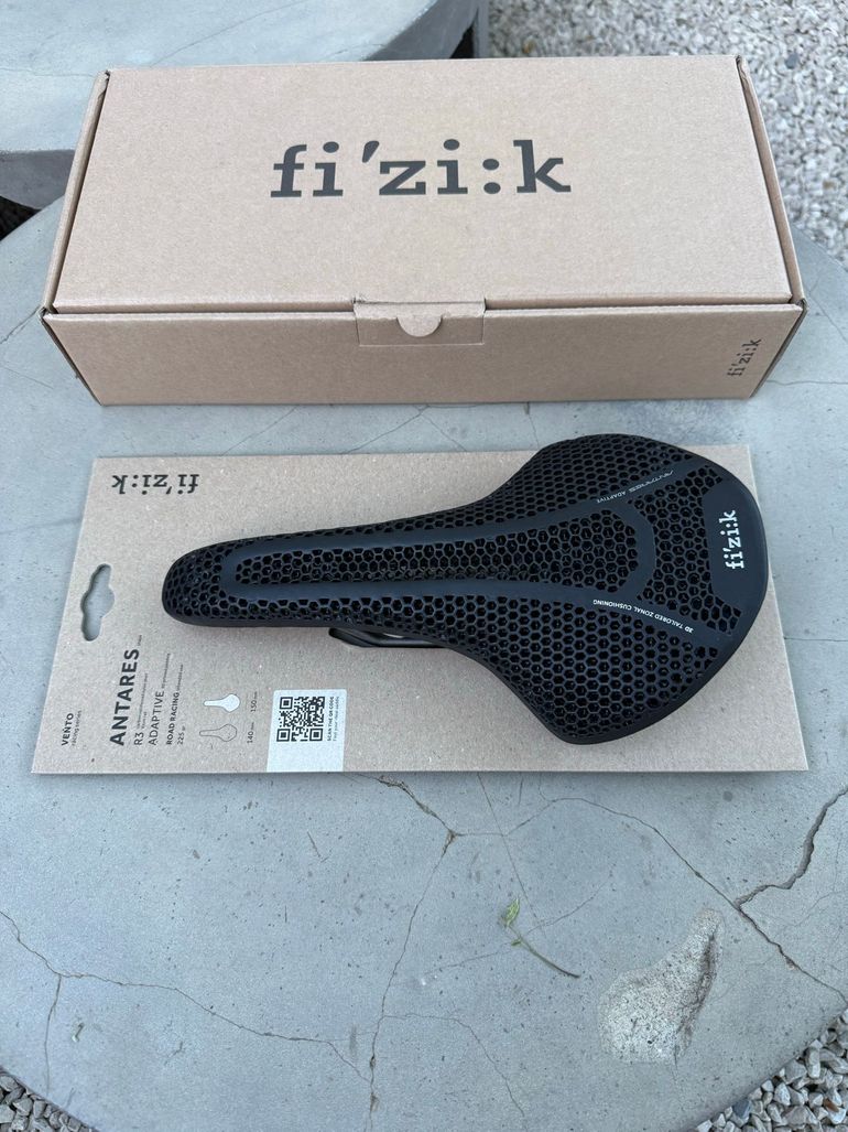 Used Fizik Vento Antares R3 Adaptive 2026 bike — image 2 of 5