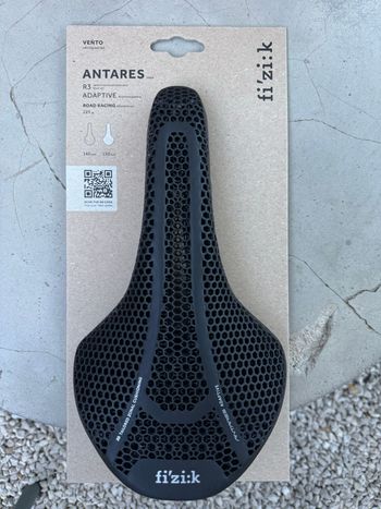 Used Fizik Vento Antares R3 Adaptive 2026 bike — image 3 of 5