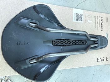 Used Fizik Vento Antares R3 Adaptive 2026 bike — image 4 of 5