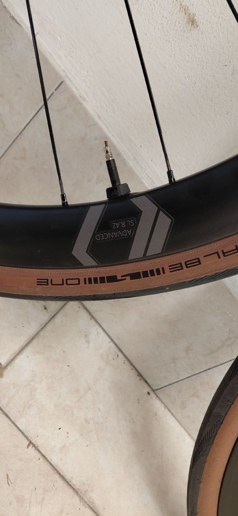 Used Newmen Ruote Carbonio 42 bike — image 6 of 8