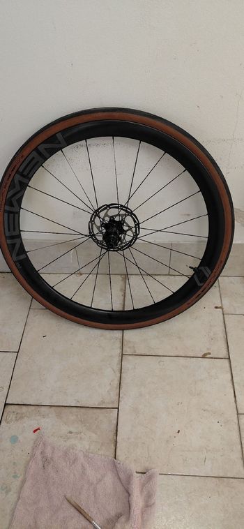 Used Newmen Ruote Carbonio 42 bike — image 7 of 8