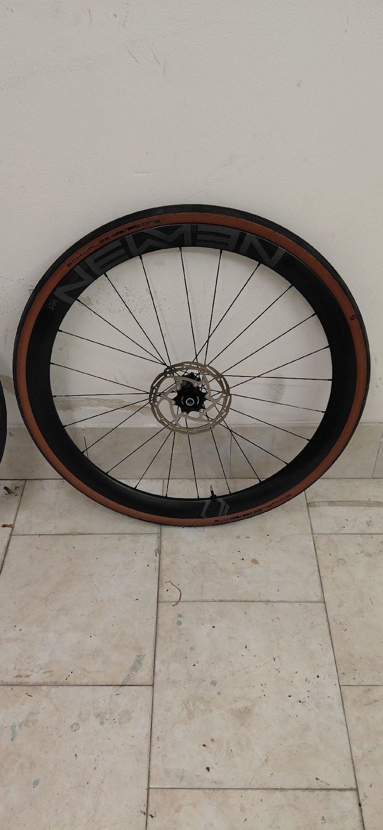 Used Newmen Ruote Carbonio 42 bike — image 2 of 8