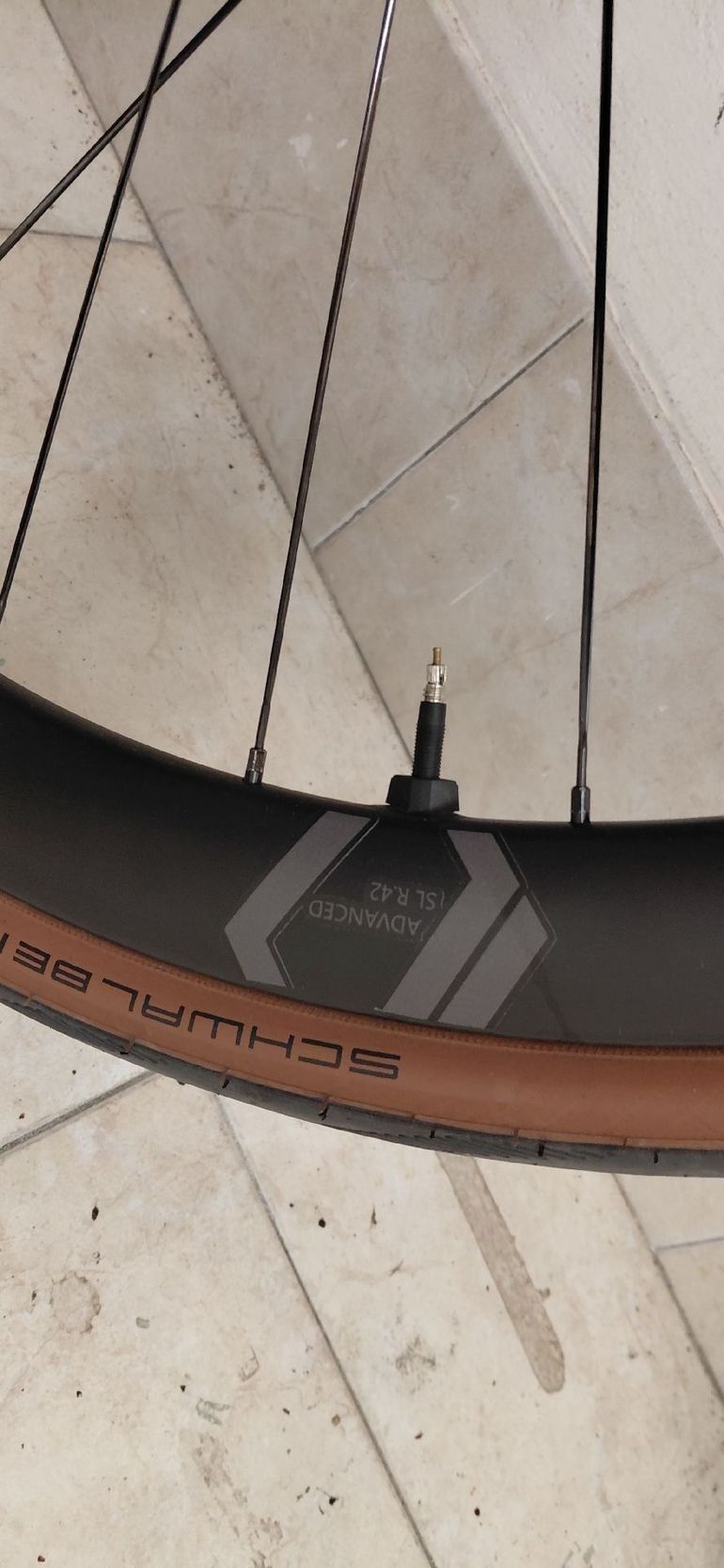 Used Newmen Ruote Carbonio 42 bike — image 4 of 8