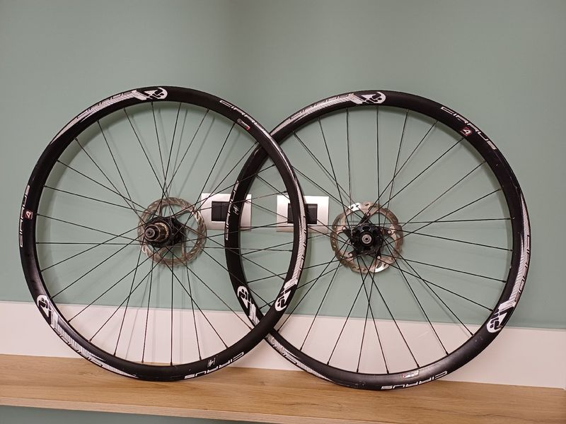 Used 4za Cirrus Forza 4 CCD30 100 135 QR Handbuilt Wheelset with Shimano Cassette Wheels