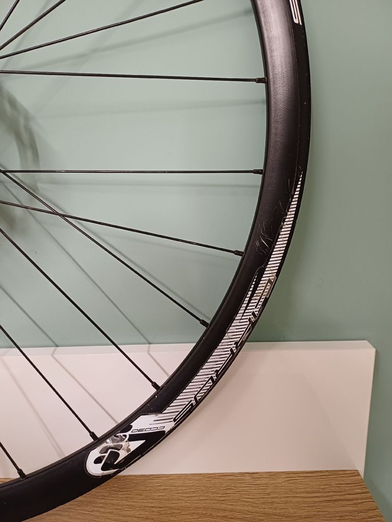 Used 4za Cirrus Forza 4 CCD30 100 135 QR Handbuilt Wheelset with Shimano Cassette bike — image 5 of 9