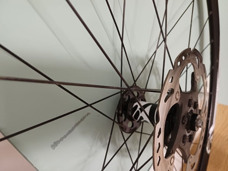 Used 4za Cirrus Forza 4 CCD30 100 135 QR Handbuilt Wheelset with Shimano Cassette bike — image 4 of 9