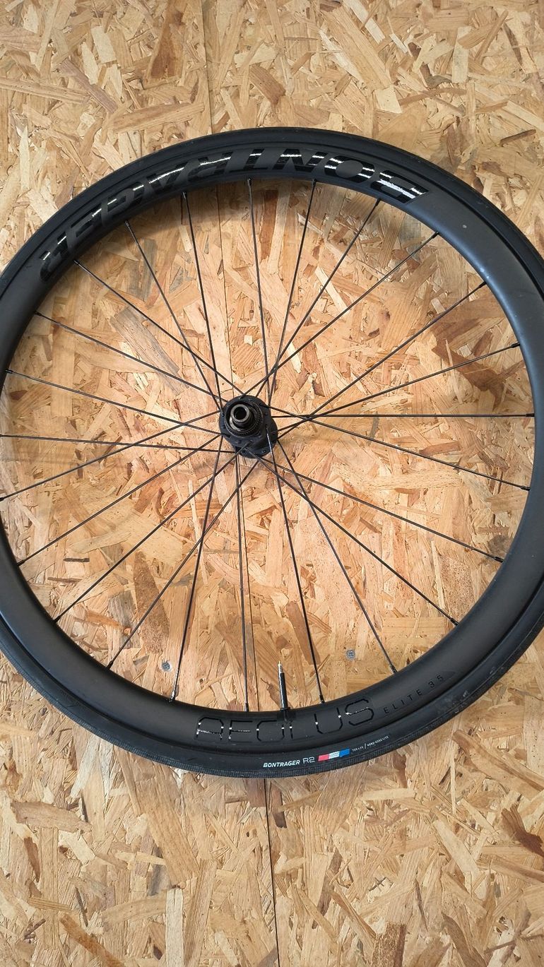Used Bontrager Aeolus Elite 35 TLR Disc Road Wheel 2024 bike — image 3 of 5