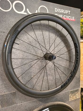 Bontrager Aeolus Elite 35 TLR Disc Road Wheel 2024 bike d'occasion — image 16 sur 17
