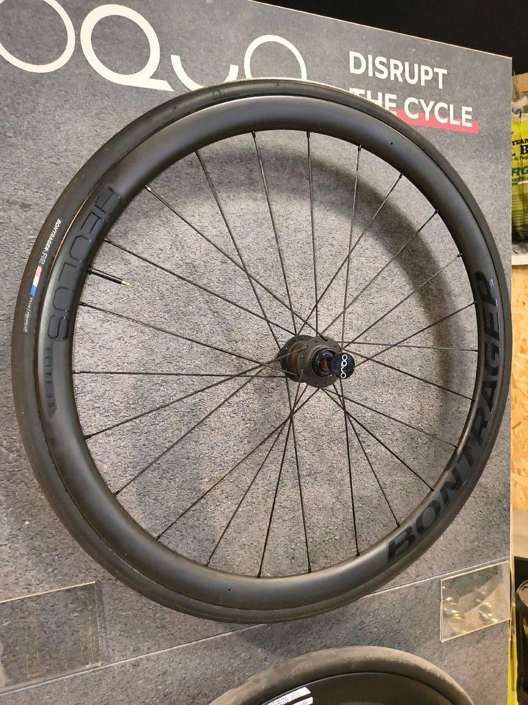 Bontrager Aeolus Elite 35 TLR Disc Road Wheel 2024 bike d'occasion — image 16 sur 17
