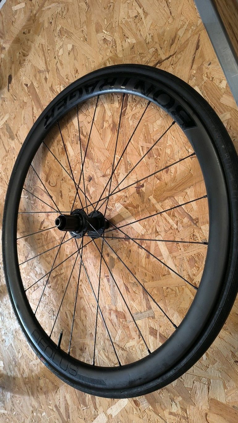 Used Bontrager Aeolus Elite 35 TLR Disc Road Wheel 2024 bike — image 6 of 13