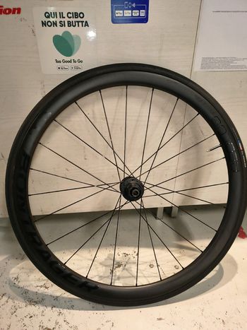 Bontrager Aeolus Elite 35 TLR Disc Road Wheel 2024 bike d'occasion — image 15 sur 17