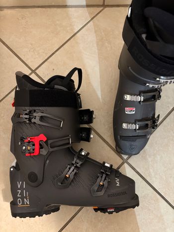Used Rossignol VIZION MV Ski Boots 2025 bike