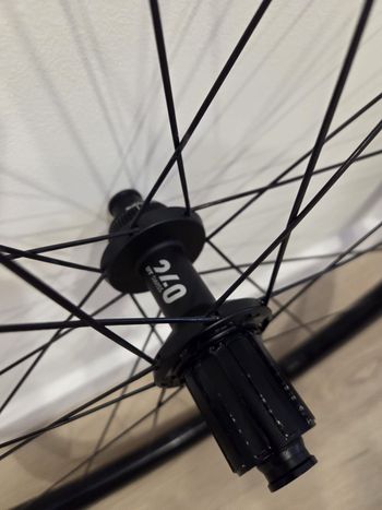 Used Dt Swiss ERC 1400 DICUT 35 Wheel 2025 bike — image 5 of 8