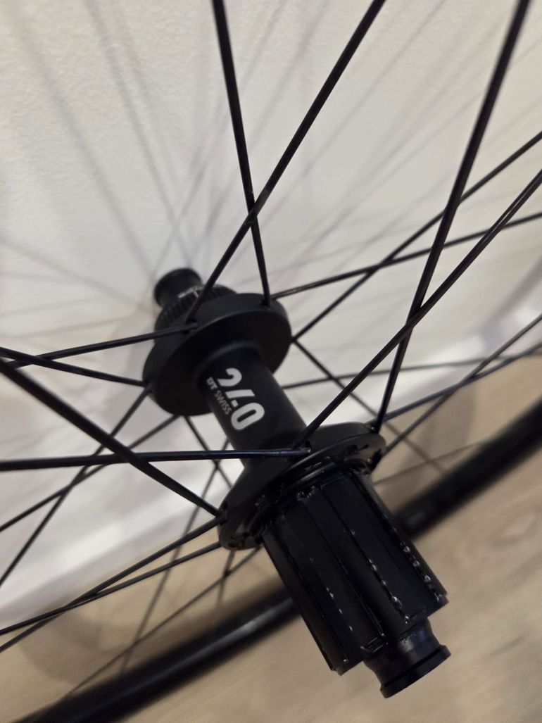 Used Dt Swiss ERC 1400 DICUT 35 Wheel 2025 bike — image 5 of 8