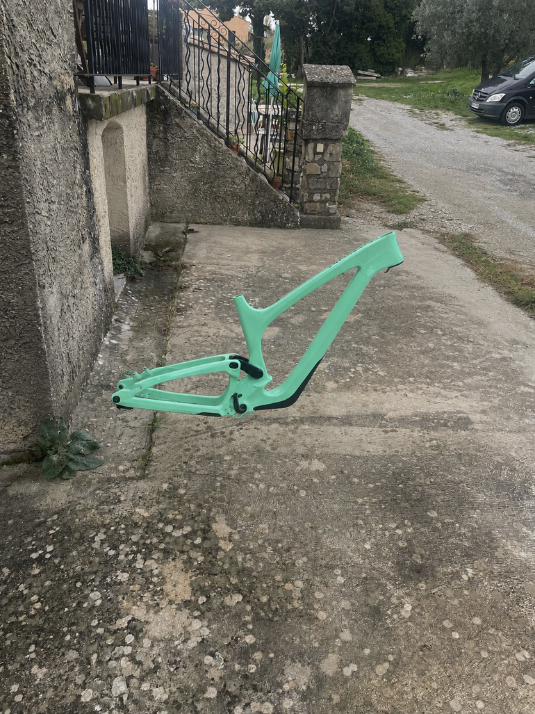 Used Bold Kit Cadre 2024 bike — image 1 of 2