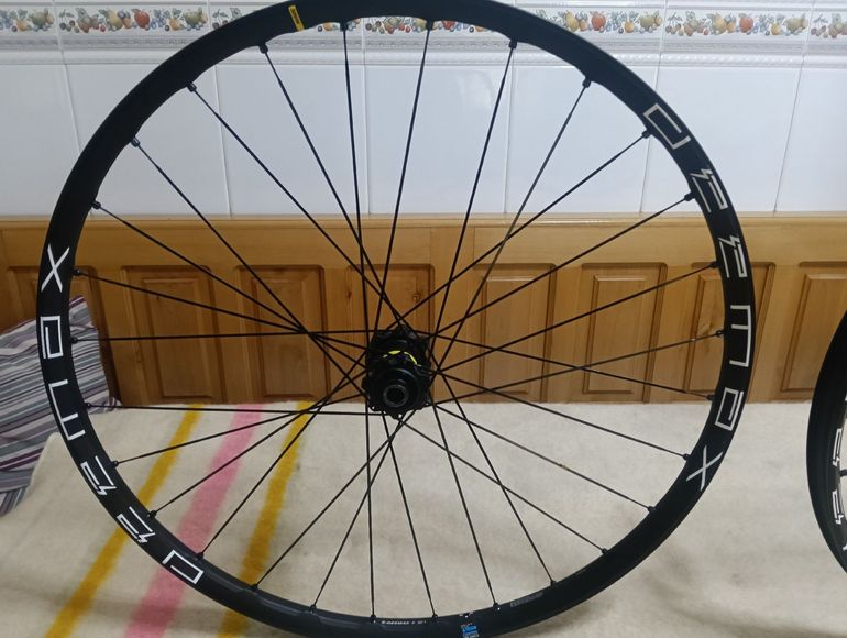 Used Mavic E-Deemax S30/S35 Wheelset 2025 bike — image 2 of 18
