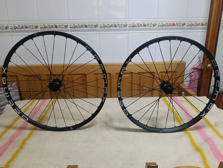 Used Mavic E-Deemax S30/S35 Wheelset 2025 bike — image 1 of 18