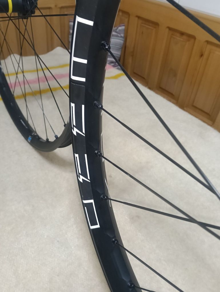 Used Mavic E-Deemax S30/S35 Wheelset 2025 bike — image 9 of 18