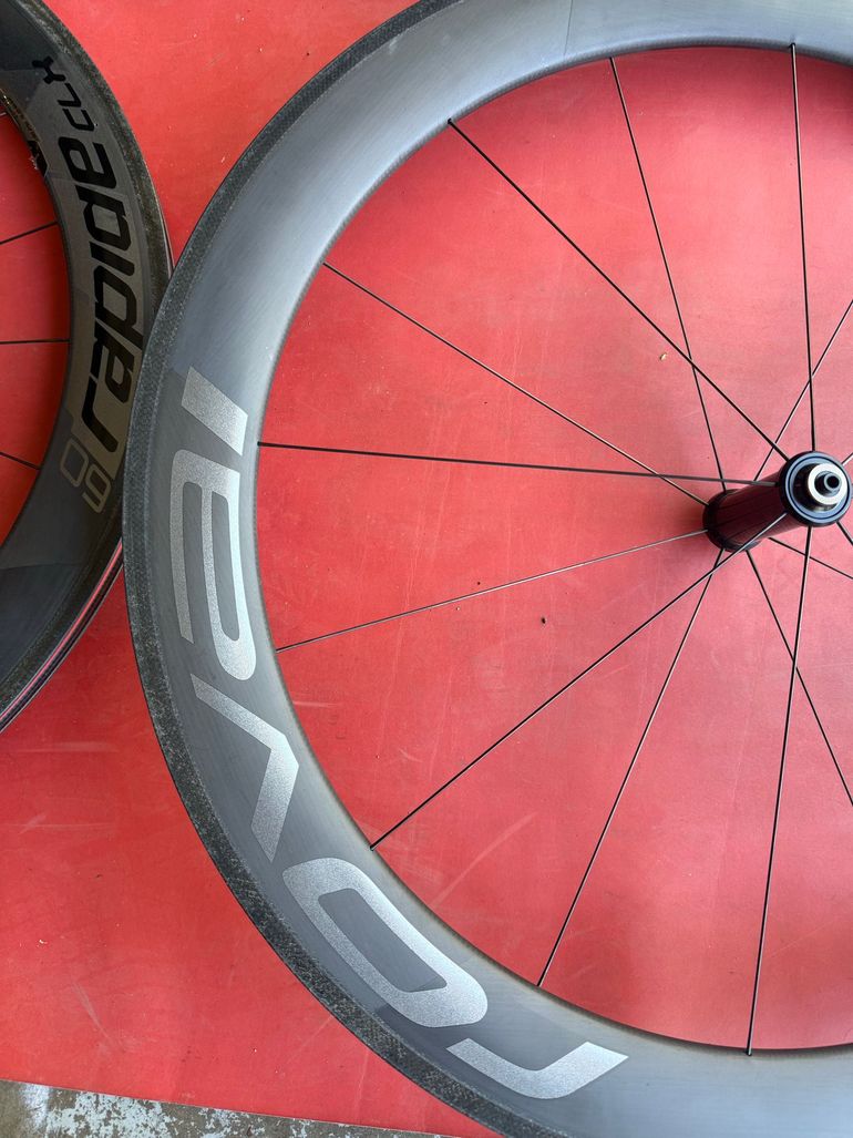 Used Roval CLX 60 Rapide Carbon Clincher Wheelset 11 Speed bike — image 6 of 12
