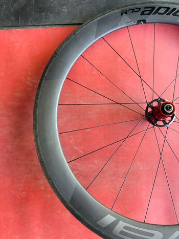 Used Roval CLX 60 Rapide Carbon Clincher Wheelset 11 Speed bike — image 4 of 12