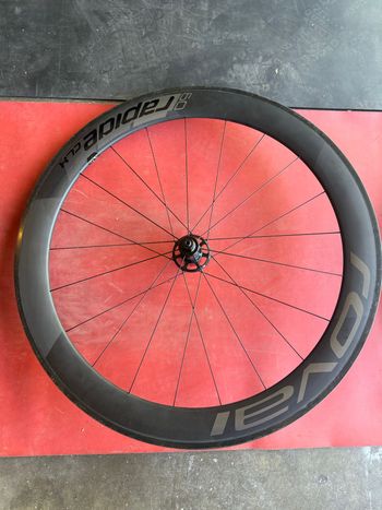 Used Roval CLX 60 Rapide Carbon Clincher Wheelset 11 Speed bike — image 11 of 12