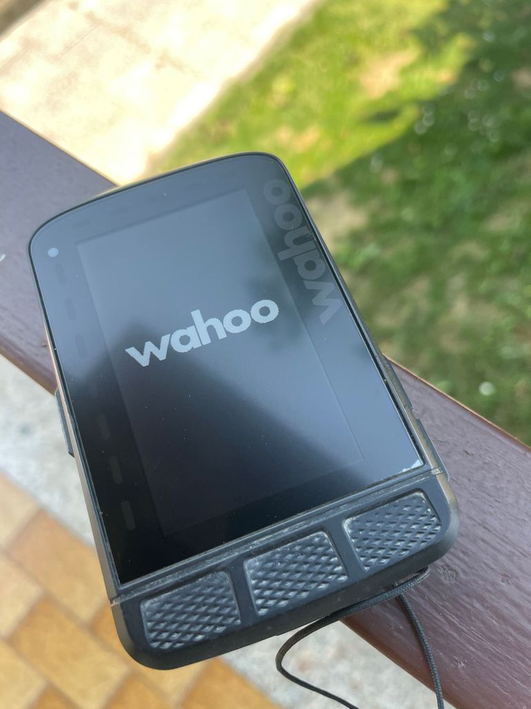 Used Wahoo Elemnt Roam GPS Bike Computer bike — image 3 of 5