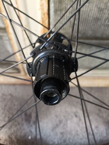 Used Rolf Ares4 AR Carbon Clincher Disc Brake Wheelset bike — image 7 of 9