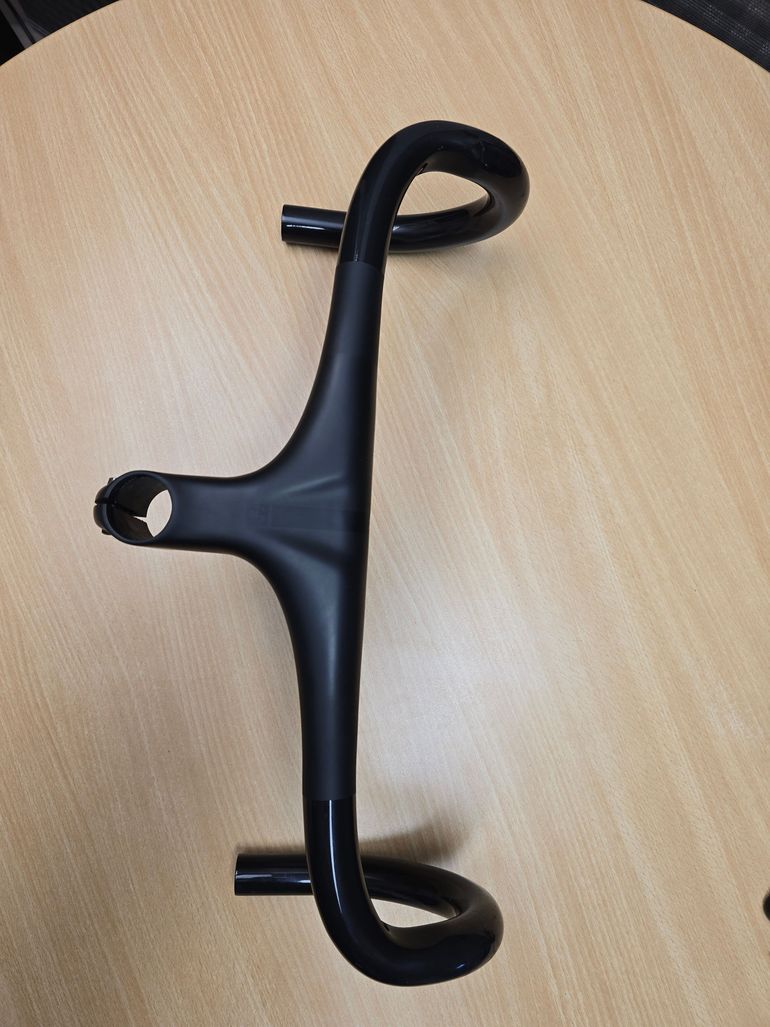 Used Bontrager XXX Integrated Handlebar 40cm x 90mm Black bike — image 5 of 7