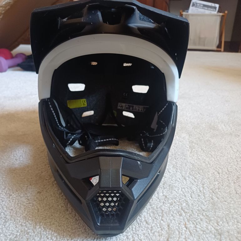 Used Perfk MTB Helmet bike — image 3 of 16