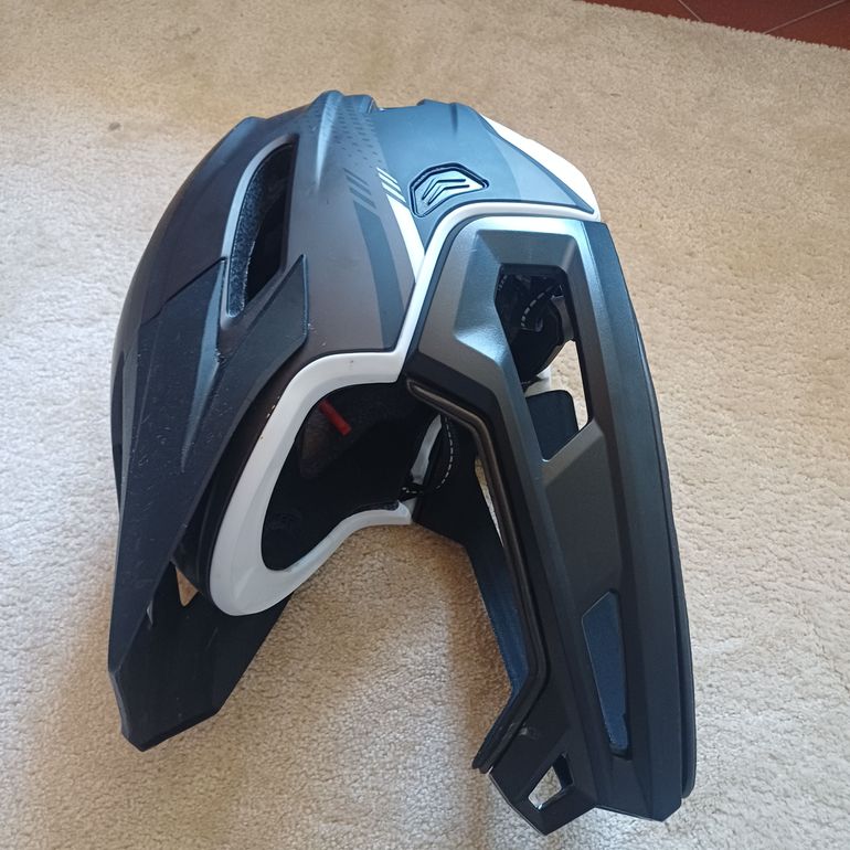 Used Perfk MTB Helmet bike — image 9 of 16