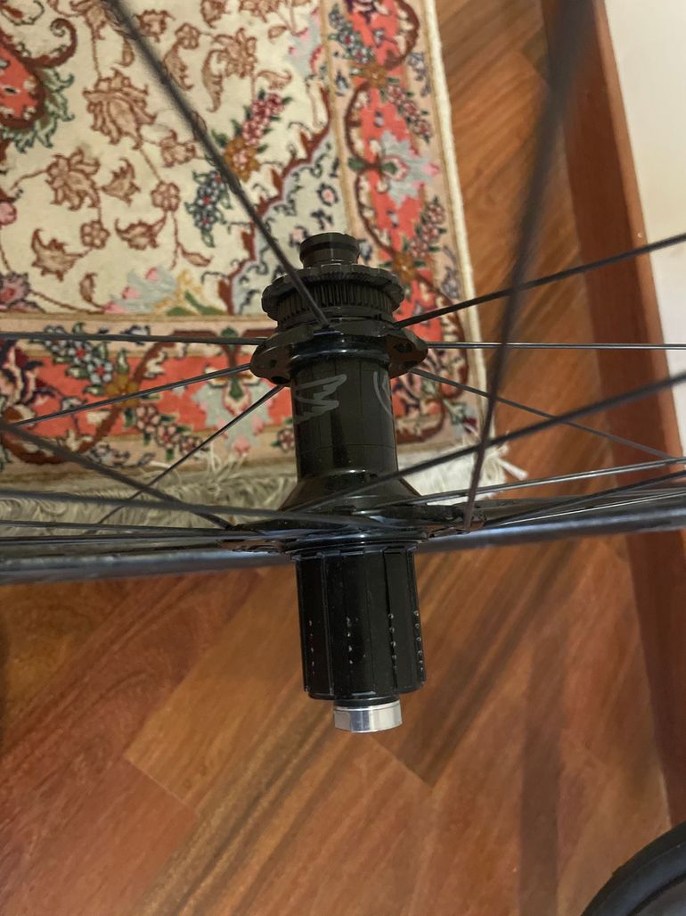 Used Campagnolo Shamal Carbon Wheels bike — image 7 of 8