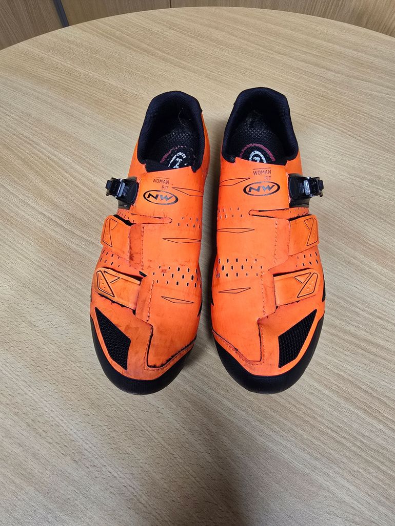 Used Northwave Fahrradschuhe mit SPD Orange Gr. 38 bike — image 1 of 4