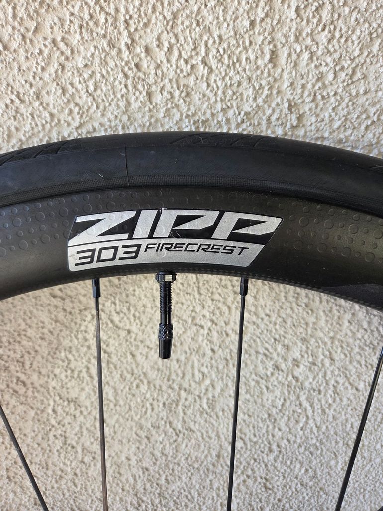 Used Zipp 303 Firecrest Tubeless Disc-brake Wheelset 2023 bike — image 3 of 9