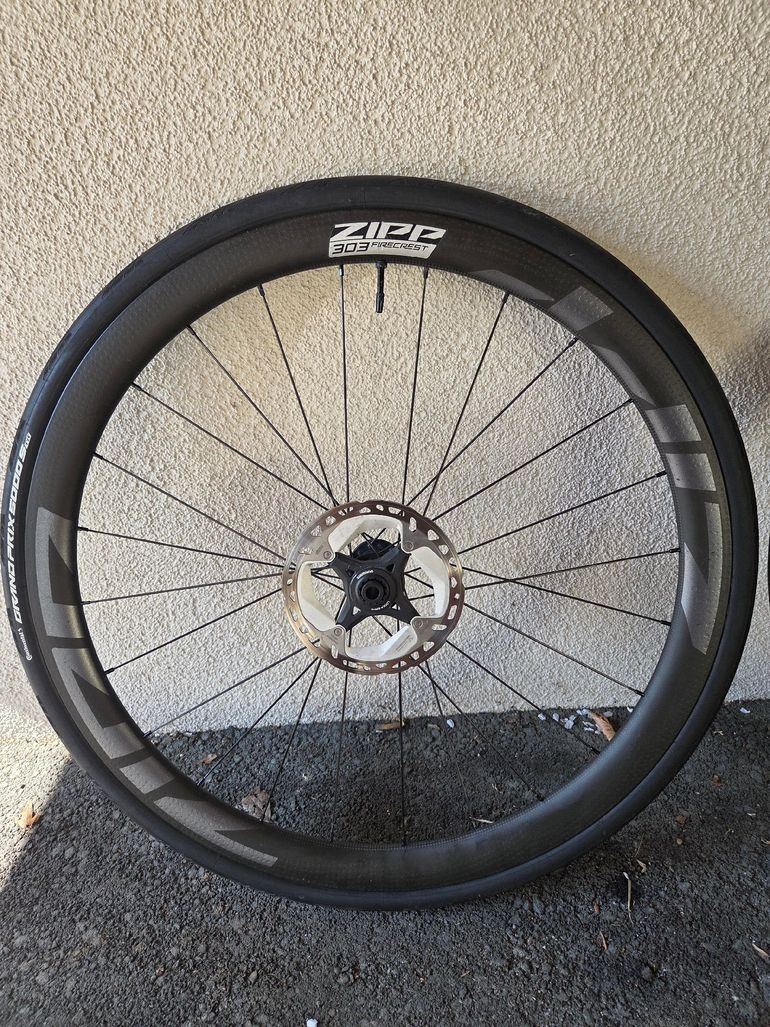 Used Zipp 303 Firecrest Tubeless Disc-brake Wheelset 2023 bike — image 6 of 9