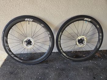 Used Zipp 303 Firecrest Tubeless Disc-brake Wheelset 2023 bike — image 7 of 9