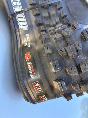 Used Maxxis Dissector 29'' 2.4WT Exo Protection Dual MaxxTerra bike — image 2 of 3