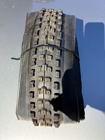Used Maxxis Dissector 29'' 2.4WT Exo Protection Dual MaxxTerra bike
